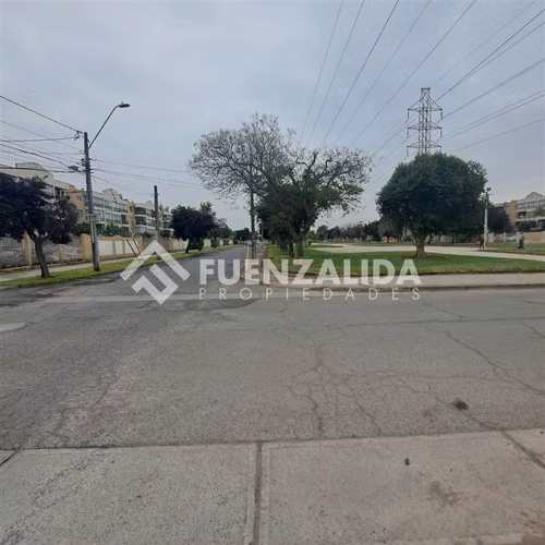 Casa con Locales comerciales en venta. en Maipú