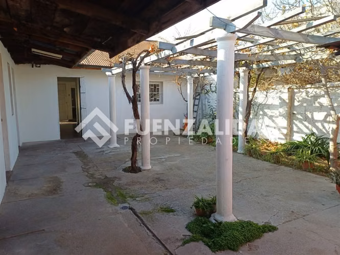 Casa en venta de 3 dorm. en La Cisterna