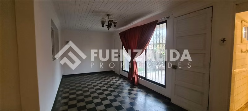 Casa en venta de 3 dorm. en La Cisterna