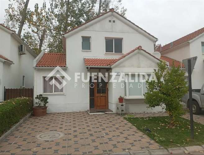 Casa en venta de 4 dorm. en Cumbres de Nos San Bernardo