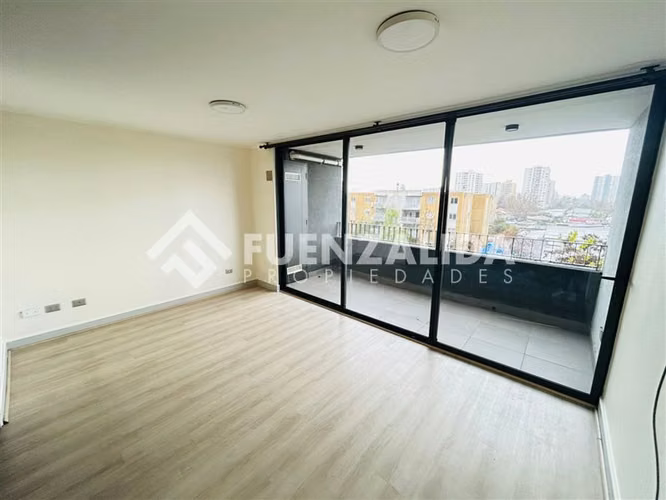 Departamento en venta de 3 dorm. en La Cisterna