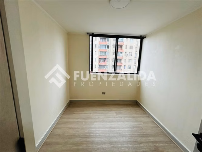 Departamento en venta de 3 dorm. en La Cisterna