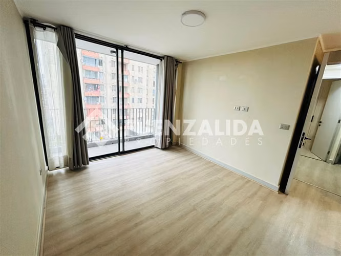 Departamento en venta de 3 dorm. en La Cisterna