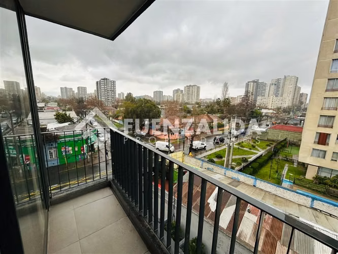 Departamento en venta de 3 dorm. en La Cisterna