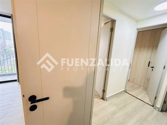 Departamento en venta de 3 dorm. en La Cisterna
