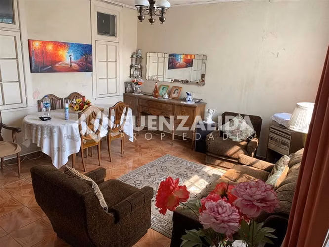 Solo Contado!!! Casa en venta de 4 dorm. en Independencia