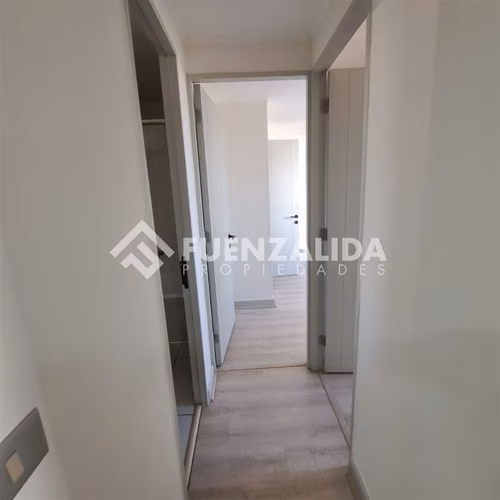 Departamento seminuevo en venta de 2D/1B Metro Lo Ovalle