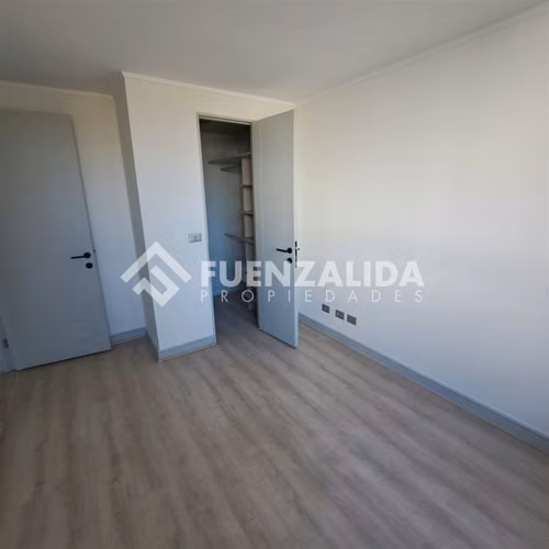Departamento seminuevo en venta de 2D/1B Metro Lo Ovalle