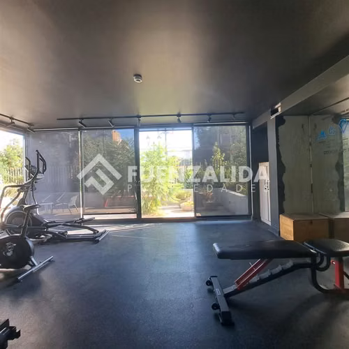 Departamento seminuevo en venta de 2D/1B Metro Lo Ovalle