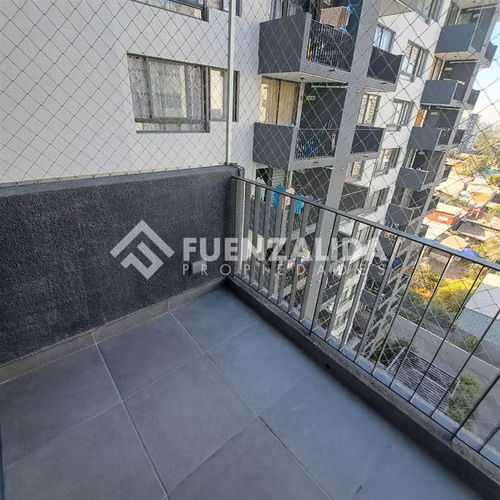 Departamento seminuevo en venta de 2D/1B Metro Lo Ovalle