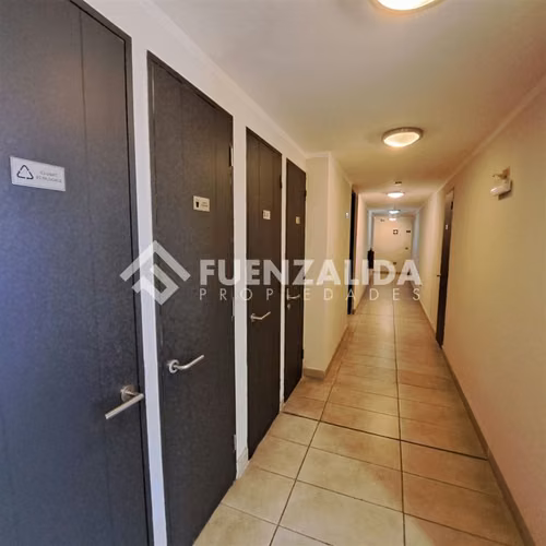 Departamento seminuevo en venta de 2D/1B Metro Lo Ovalle