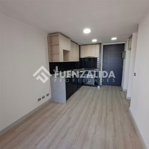 Departamento seminuevo en venta de 2D/1B Metro Lo Ovalle
