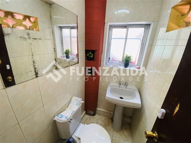 Casa en venta 3 dorm más casa interior de 2 dorm.en Conchalí
