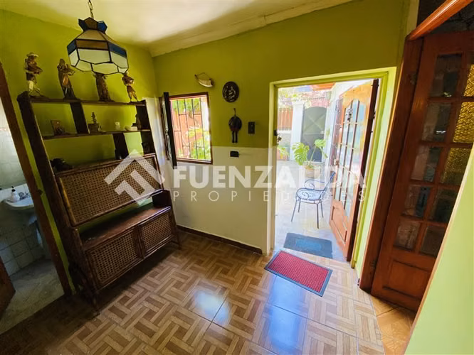 Casa en venta 3 dorm más casa interior de 2 dorm.en Conchalí