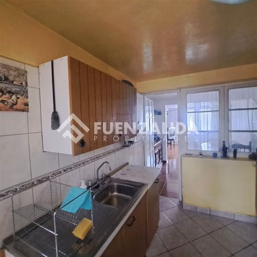 Casa en venta de 4 dorm. en Pedro Aguirre Cerda