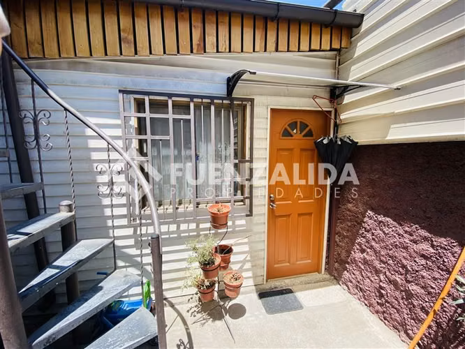 Casa para inversión en venta de 9 dorm. en La Cisterna