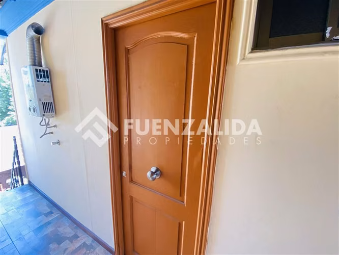 Casa para inversión en venta de 9 dorm. en La Cisterna