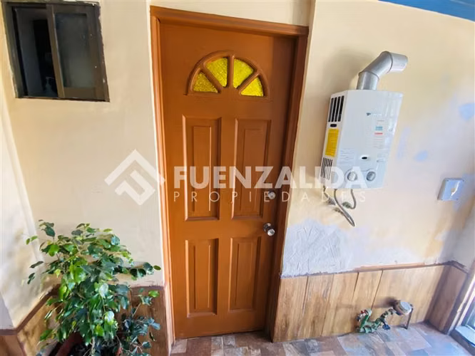 Casa para inversión en venta de 9 dorm. en La Cisterna
