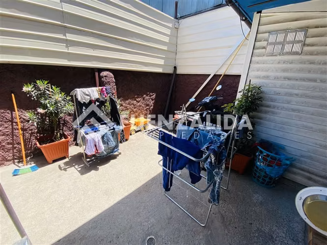 Casa para inversión en venta de 9 dorm. en La Cisterna