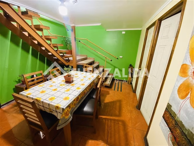 Casa en venta para inversionistas de 11 dorm. en La Cisterna