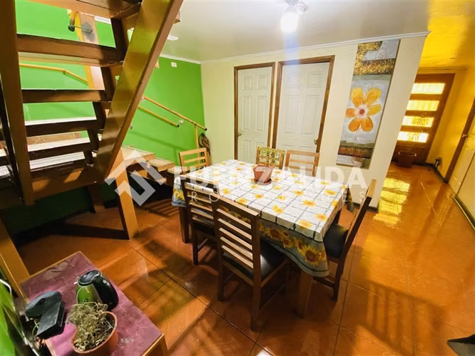 Casa en venta para inversionistas de 11 dorm. en La Cisterna