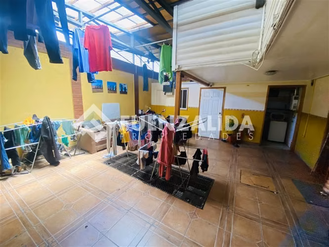 Casa en venta para inversionistas de 11 dorm. en La Cisterna