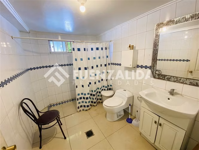 Casa en venta para inversionistas de 11 dorm. en La Cisterna