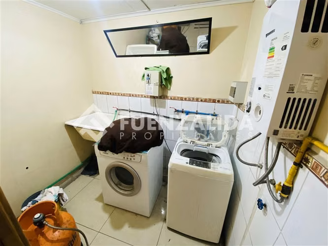Casa en venta para inversionistas de 11 dorm. en La Cisterna
