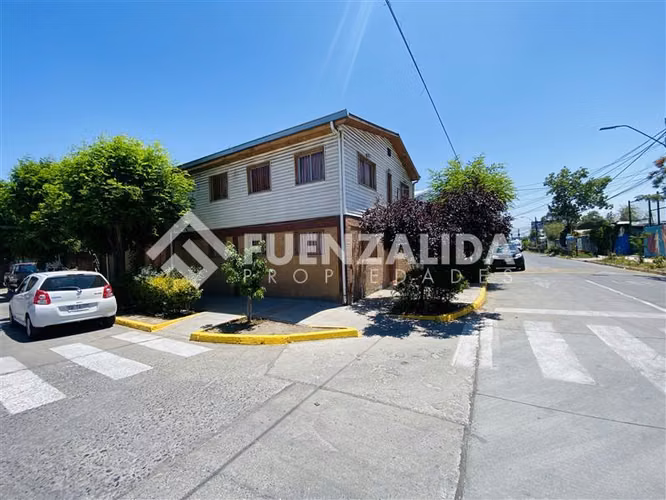 Casa en venta para inversionistas de 11 dorm. en La Cisterna