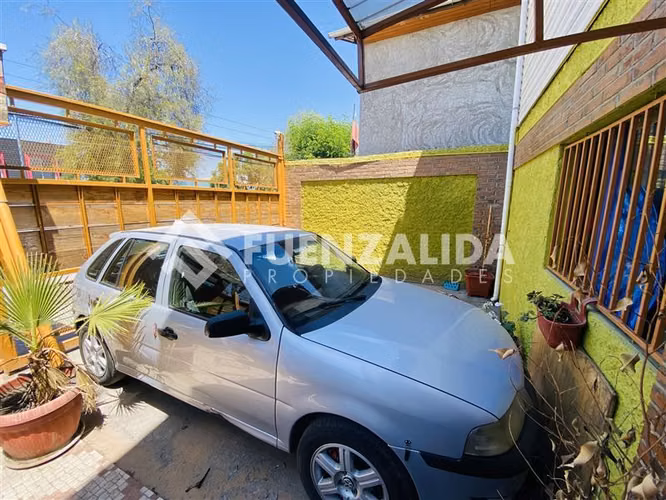 Casa con dptos interiores en venta de 15 dorm. La Cisterna