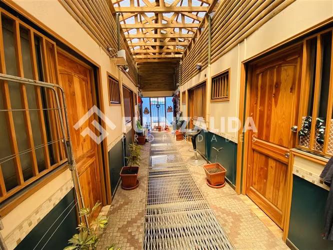 Casa con dptos interiores en venta de 15 dorm. La Cisterna
