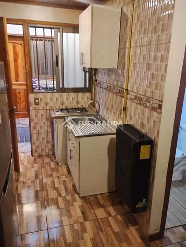 Casa con dptos interiores en venta de 15 dorm. La Cisterna