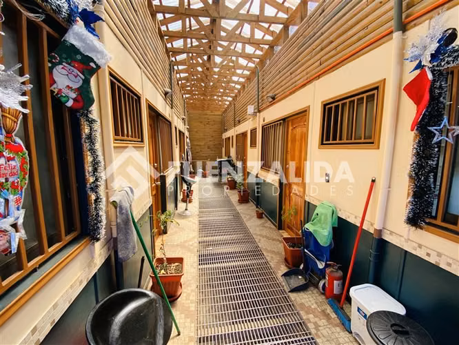 Casa con dptos interiores en venta de 15 dorm. La Cisterna