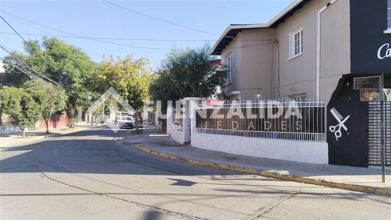 Venta casa La Cisterna de 5 dormi 3 baños 2 local comercial