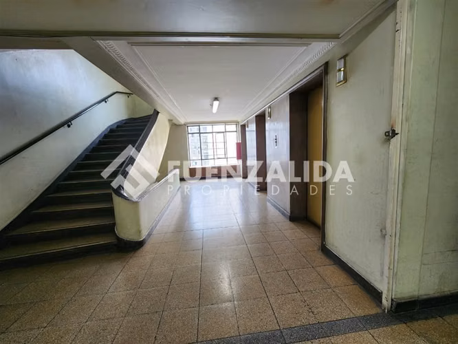 Venta oficina Santiago 57 mt2 3P Metro Plaza de Armas