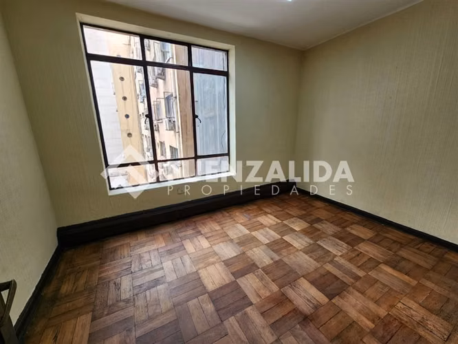 Venta oficina Santiago 57 mt2 3P Metro Plaza de Armas