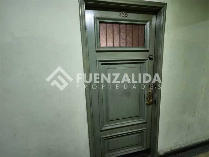Venta oficina Santiago 57 mt2 3P Metro Plaza de Armas