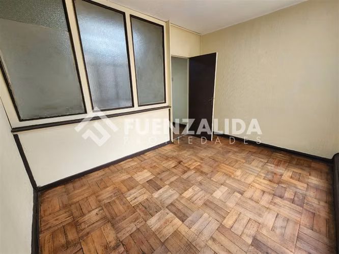 Venta oficina Santiago 57 mt2 3P Metro Plaza de Armas
