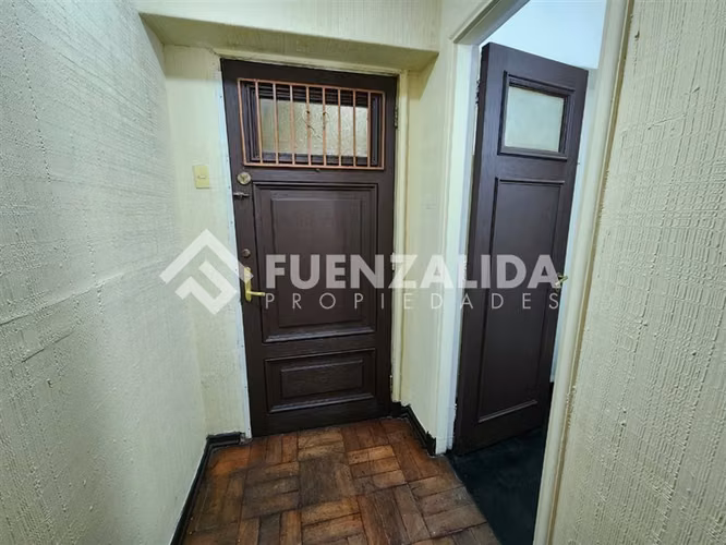 Venta oficina Santiago 57 mt2 3P Metro Plaza de Armas