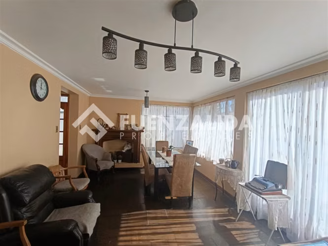 Venta casa Independencia Mirador Viejo 4 dormitorios 2 baños