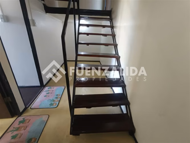 Venta Depto duplex Est,central, 2 dorm 2 baños V. Portales
