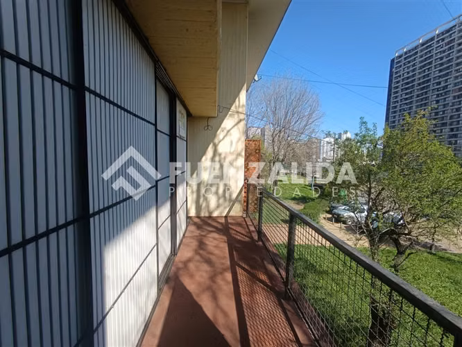 Venta Depto duplex Est,central, 2 dorm 2 baños V. Portales