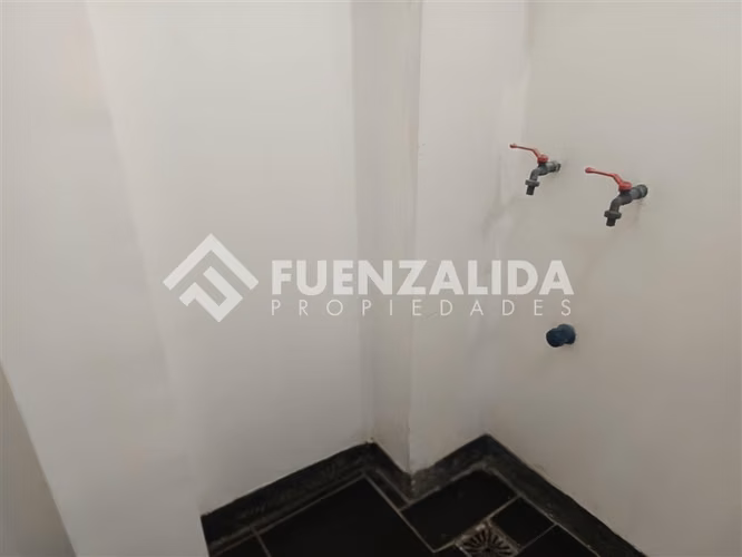 Venta Depto duplex Est,central, 2 dorm 2 baños V. Portales