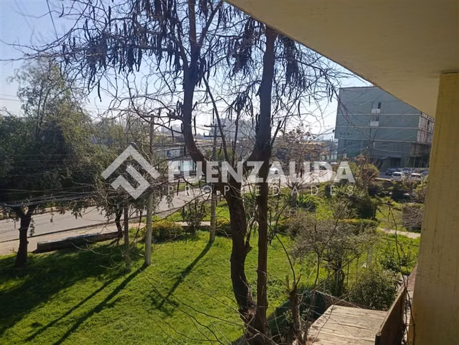 Venta Depto duplex Est,central, 2 dorm 2 baños V. Portales