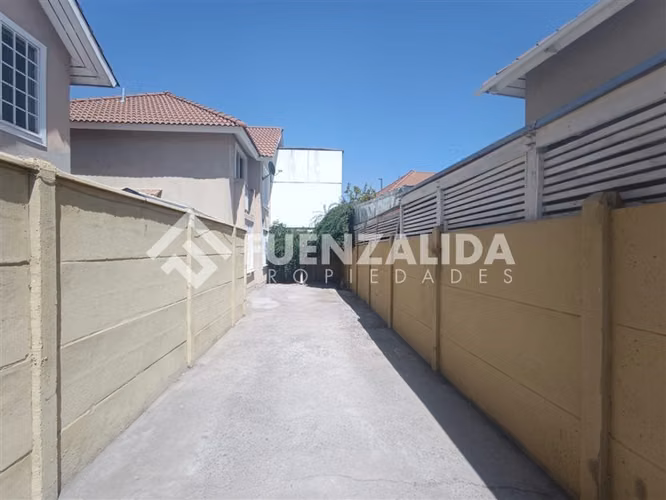 Venta casa Lampa Barrio Santo Tomás 3 dormitorios 3 baños