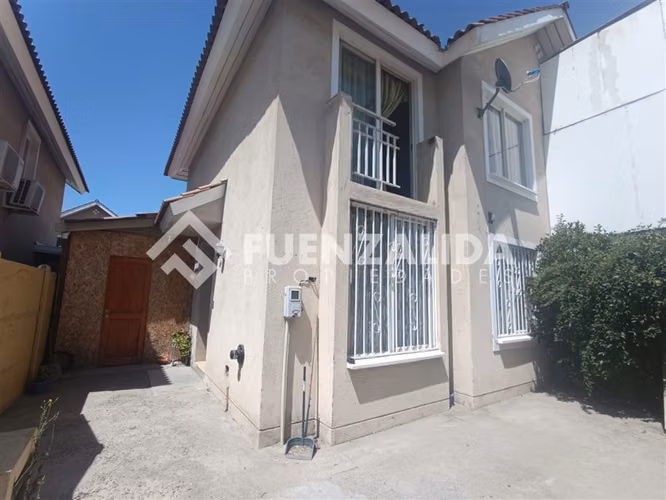 Venta casa Lampa Barrio Santo Tomás 3 dormitorios 3 baños