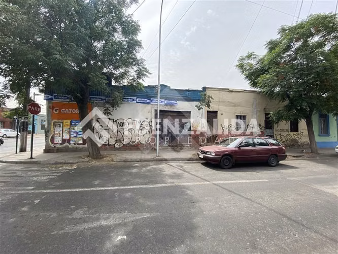 Venta Casa Santiago Mapocho esquina Gral Baquedano