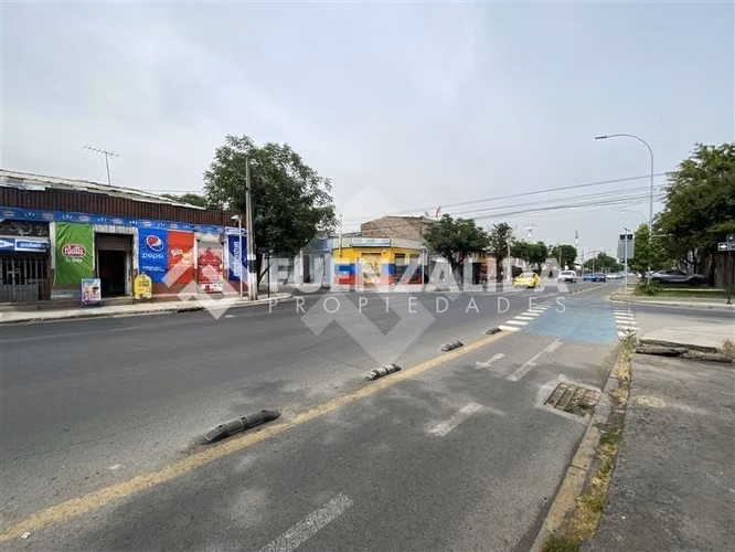 Venta Casa Santiago Mapocho esquina Gral Baquedano