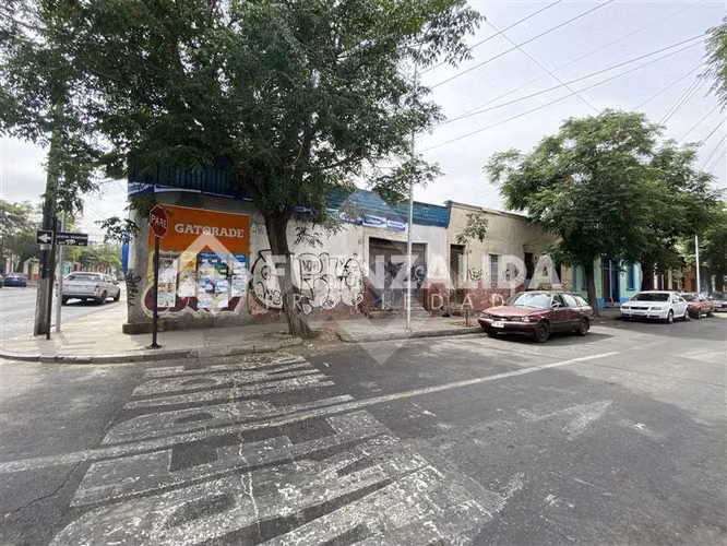 Venta Casa Santiago Mapocho esquina Gral Baquedano