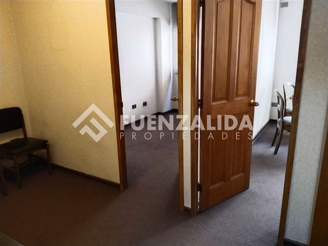 Venta Oficina Santiago Frente ex Congreso 2 privados 2 baños